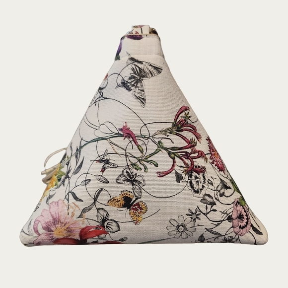 Floral White PYRAMID Clutch with Tassel, FAUX LEATHER EuC - Picture 12 of 16